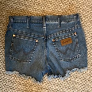 Wrangler Shorts - Size 25